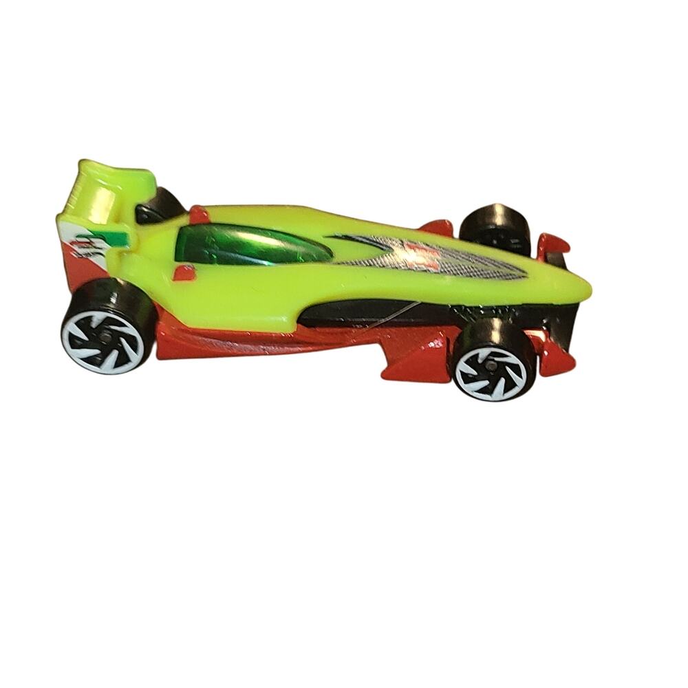 Hot Wheels LIME GREEN Speedy Perez. 2017 Legends of Speed. DTW98